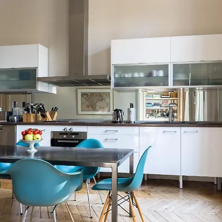Place Henri Bergson By Onefinestay