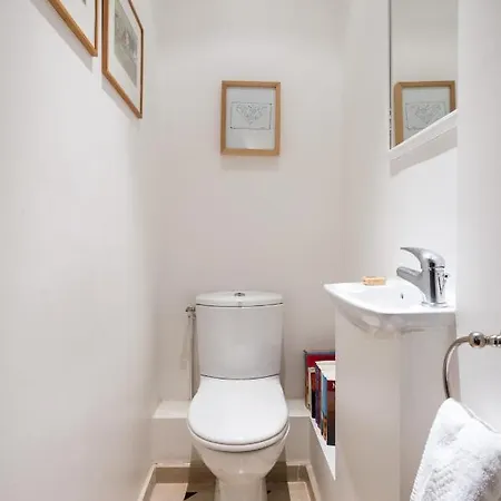 Place Henri Bergson By Onefinestay